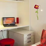 Joivy Inviting Studio Near Green Street